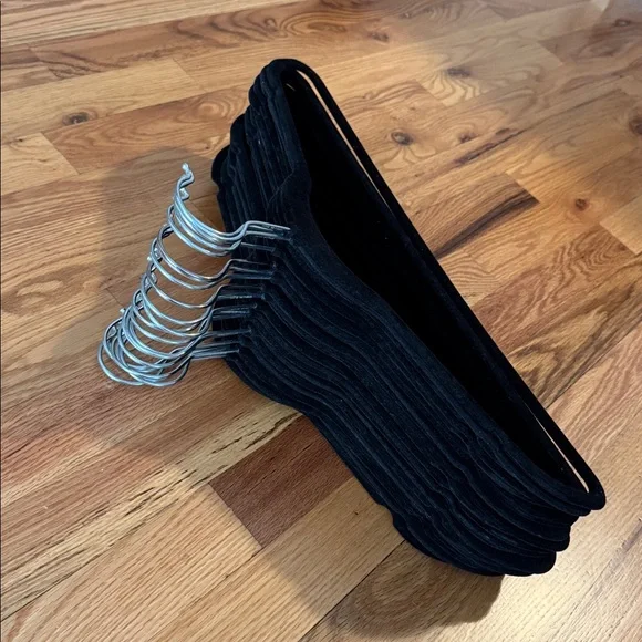 25 count Black Velvet Hangers Set - Picture 2 of 4